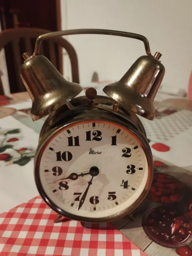 Reloj despertador antiguo Micro