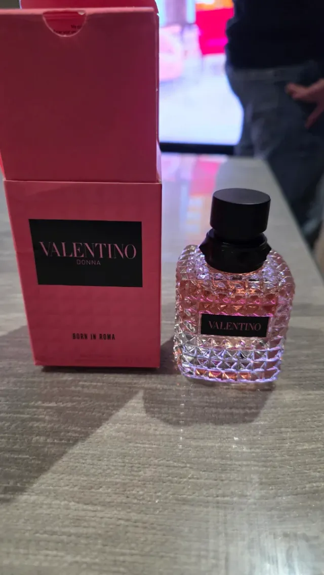 Valentino Donna Born in Roma Perfume
