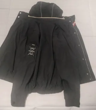 Cazadora Hackett azul marino y Roja Talla L