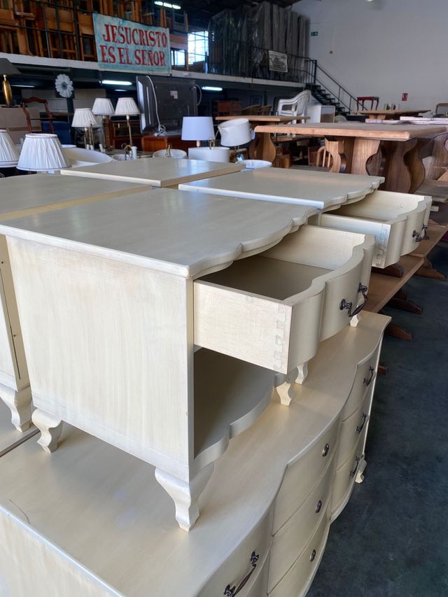 Mesitas de noche beige madera y metal