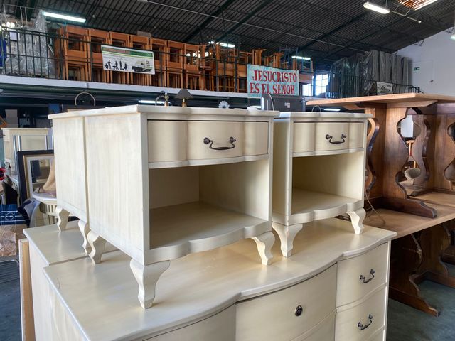 Mesitas de noche beige madera y metal