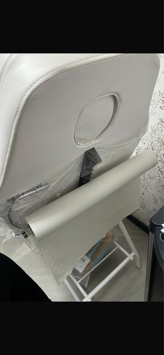 camilla sin apenas uso esta con los plástico