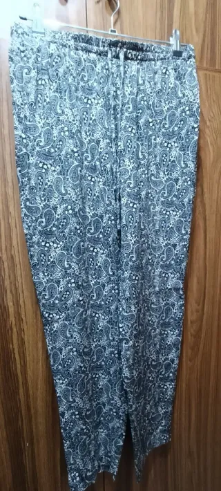 Pantalones fluidos mujer estampado paisley