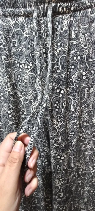 Pantalones fluidos mujer estampado paisley