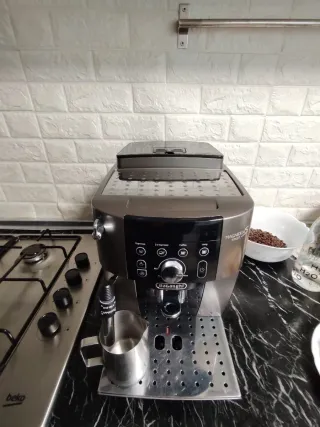 Cafetera De Longhi Automática