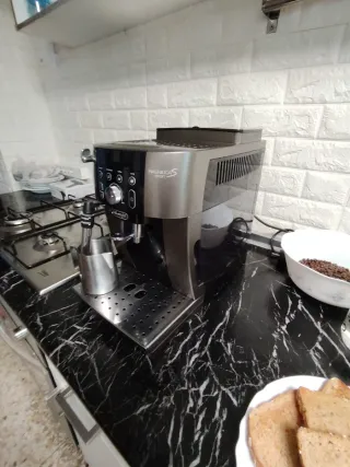 Cafetera De Longhi Automática