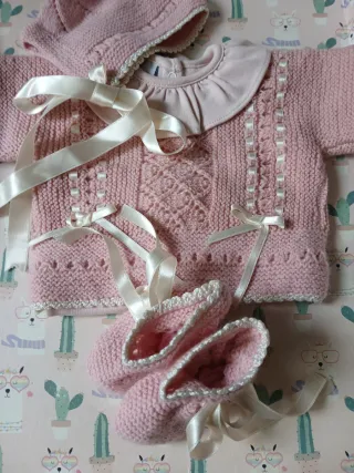 Chaqueta,capota, patucos y body 1-3 meses