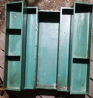 Caja de herramientas metálica ALE MONDRAGÓN 50 cm