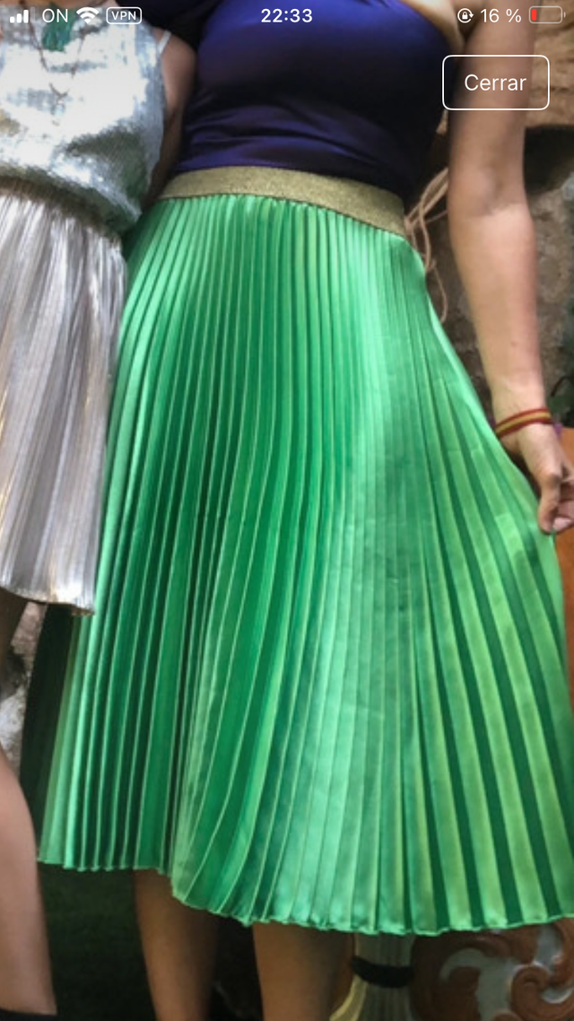 Falda de fiesta plisada verde raso