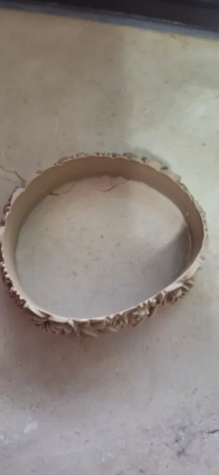 Bracciale fiori in rilievo beige