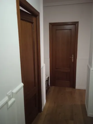 Puerta de madera para piso sería 5 más 2 de crista