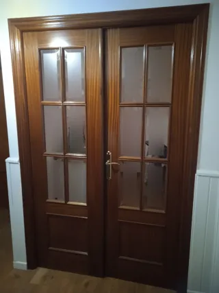 Puerta de madera para piso sería 5 más 2 de crista