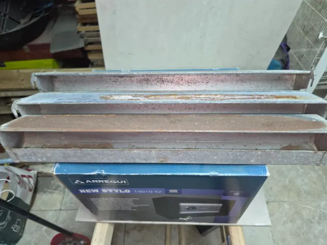 3 Comedero para jaula de 60 cm.