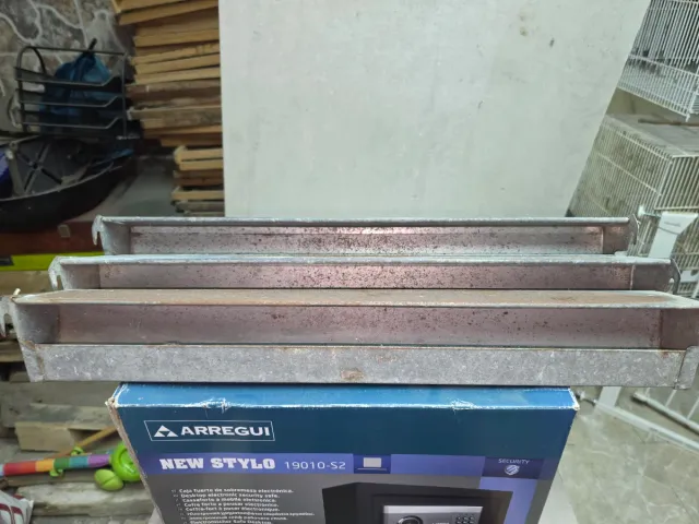 3 Comedero para jaula de 60 cm.