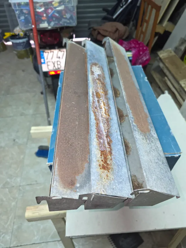 3 Comedero para jaula de 60 cm.