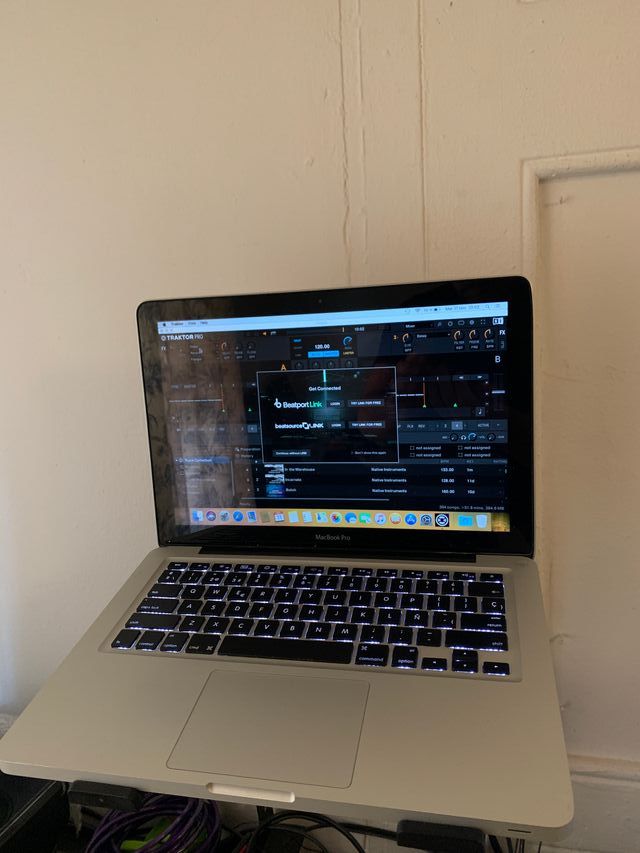 MacBook Pro 13 2010 + 2 Discos + Office + Traktor