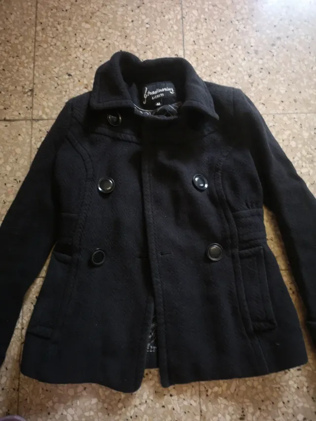 Abrigo Stradivarius Negro Talla M