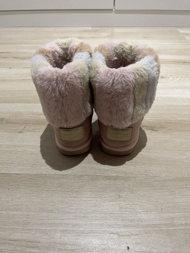Botas Conguitos rosas con forro de pelo. talla 30