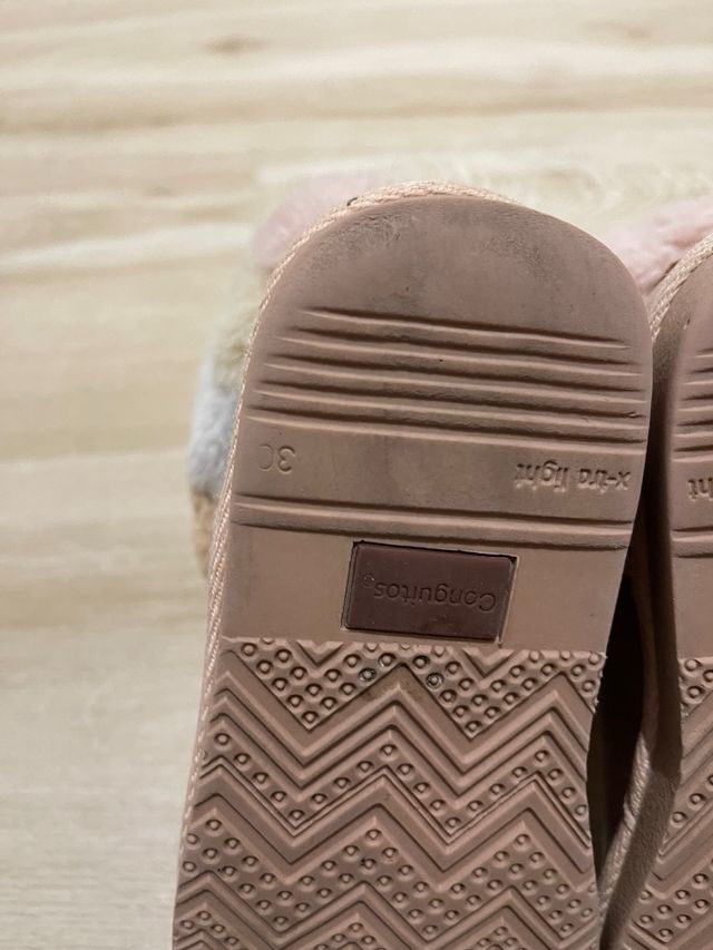 Botas Conguitos rosas con forro de pelo. talla 30