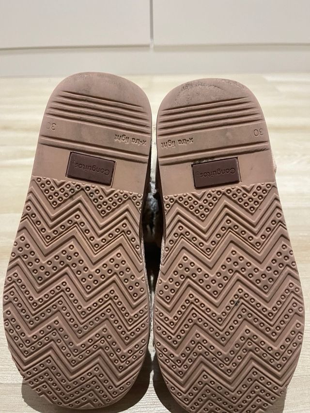 Botas Conguitos rosas con forro de pelo. talla 30