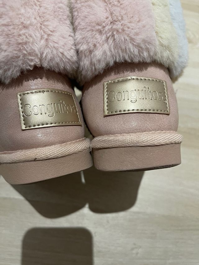 Botas Conguitos rosas con forro de pelo. talla 30