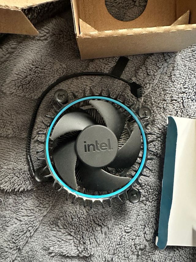 Procesador Intel Core i3-12100F 12th Gen