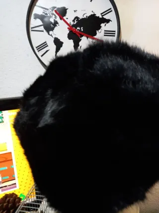 Gorra negra de pelo de piel