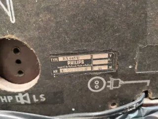 Radio antigua de válvulas Philips BX645U
