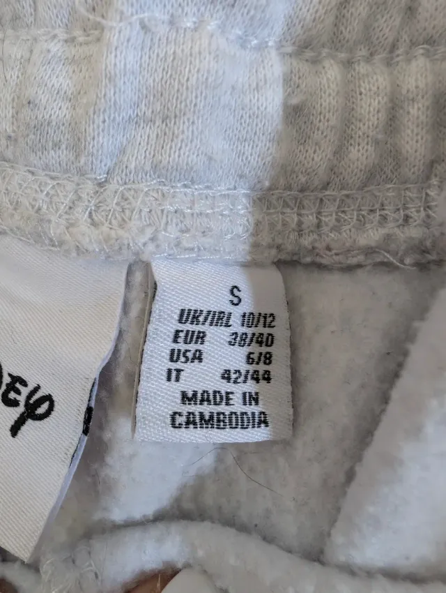 Pantalón chándal gris Stitch