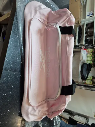 Bolso Deportivo Reebok Rosa y Blanco