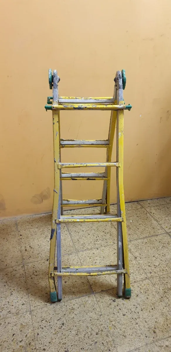 ESCALERA DE ACERO Y ALUMINIO 3.87 CM