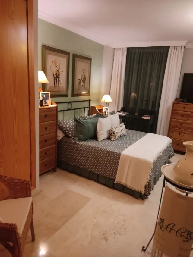 Cabezal de cama de metal negro