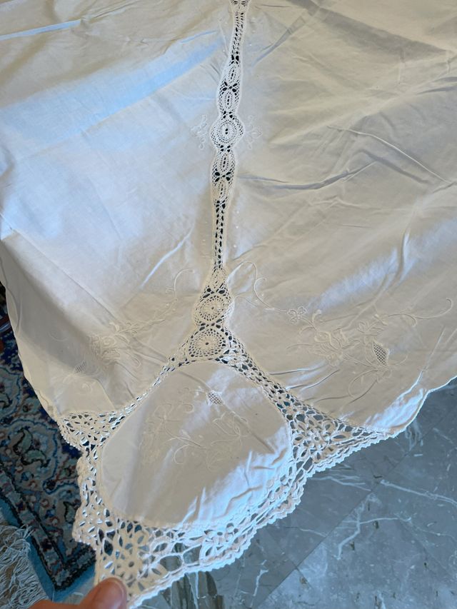 Tovaglia/Copriletto/Tenda Ricamata