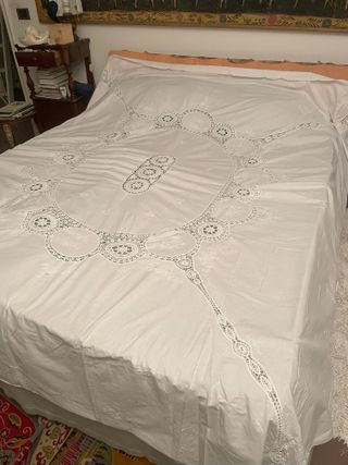 Tovaglia/Copriletto/Tenda Ricamata