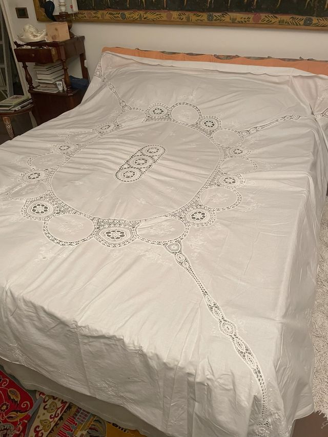 Tovaglia/Copriletto/Tenda Ricamata