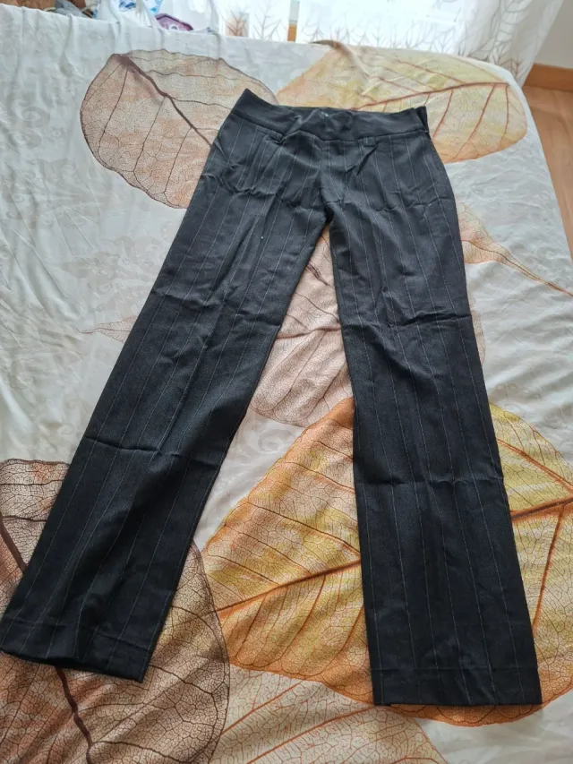 Pantalón de vestir Zara gris