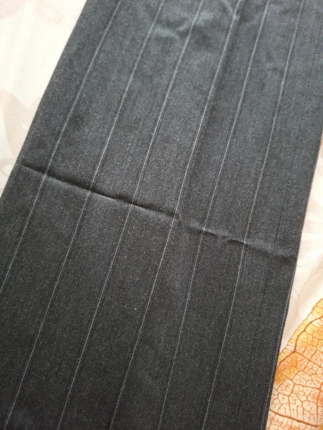 Pantalón de vestir Zara gris