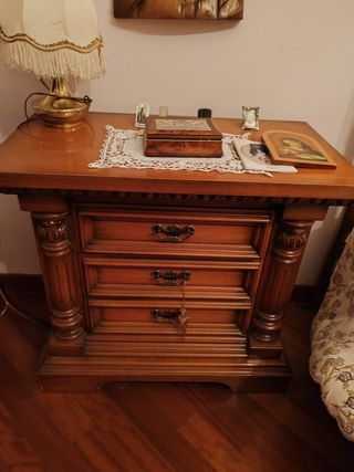 Comò e 2 comodini in legno massello