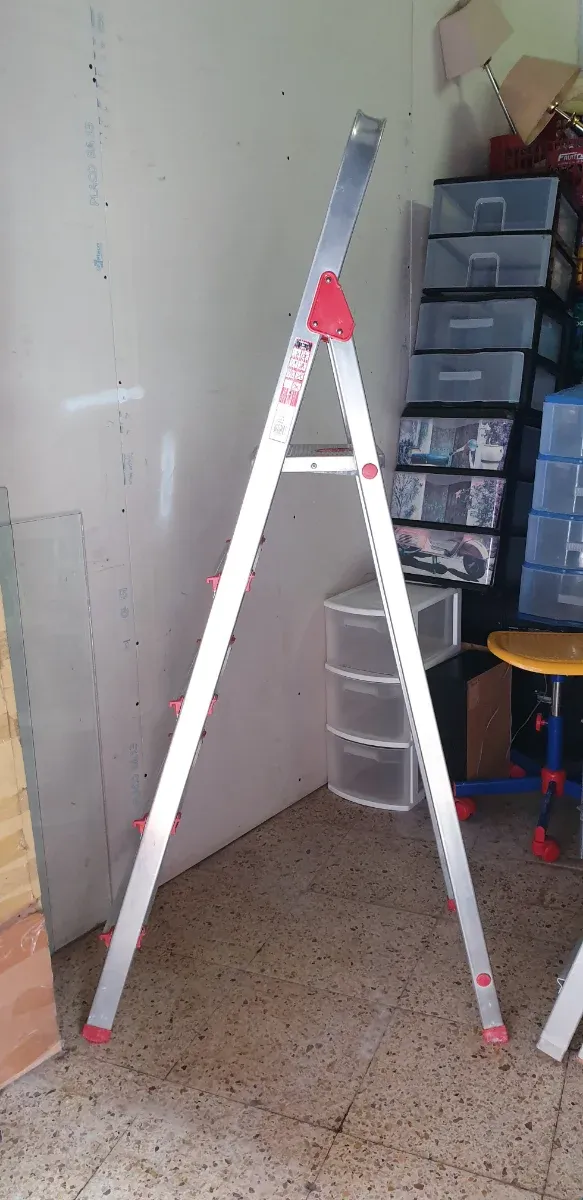 ESCALERA CON TRANSPORTE INCLUIDO