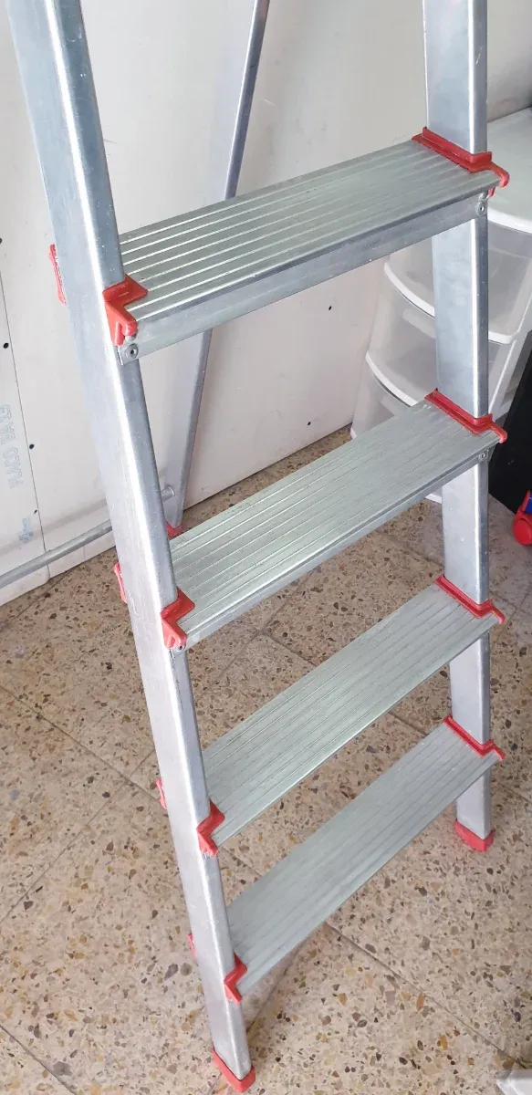 ESCALERA CON TRANSPORTE INCLUIDO