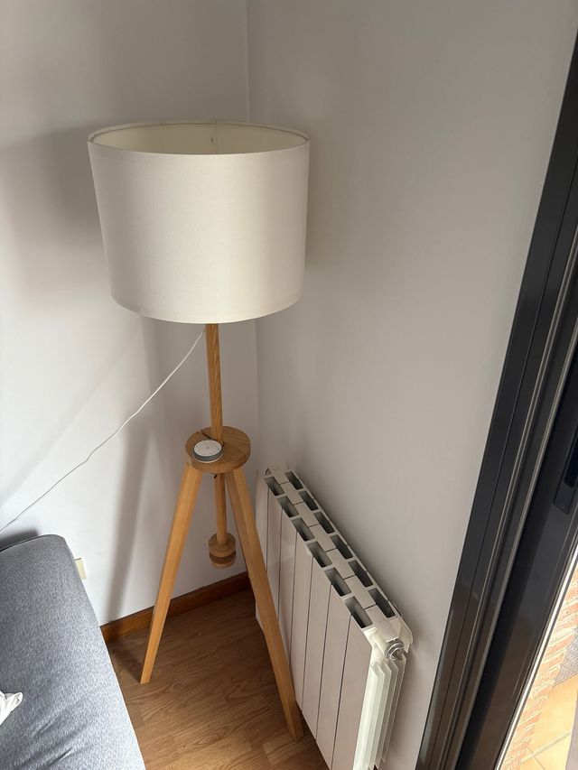 Lámpara de pie madera y tela