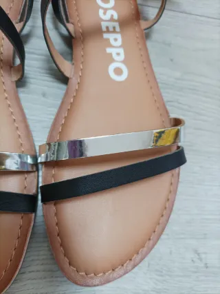 Sandalias GIOSEPPO Piel Tiras Negras/Blancas T.39