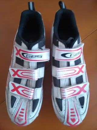 Zapatillas GES carretera calas