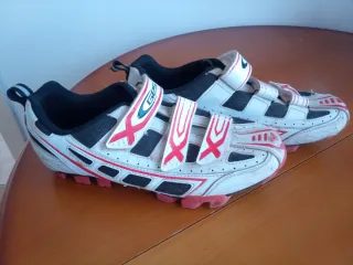 Zapatillas GES carretera calas