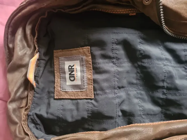 Chaqueta de piel marrón