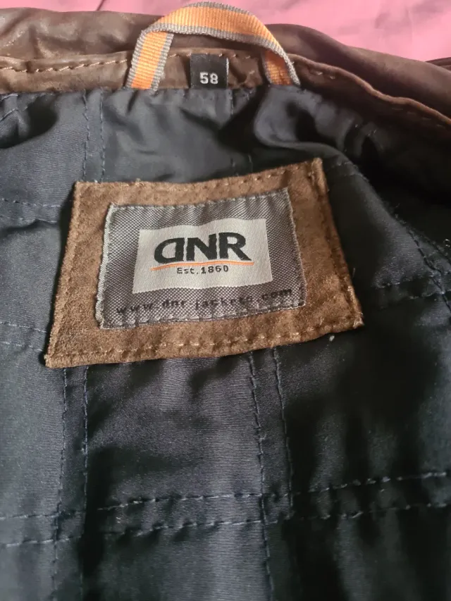 Chaqueta de piel marrón