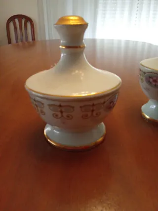 Juego tocador vintage porcelana dorada