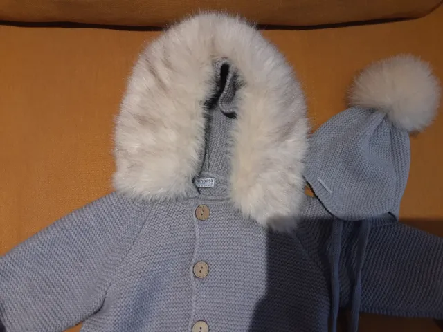 Conjunto Abrigo y Gorro Pangasa Gris