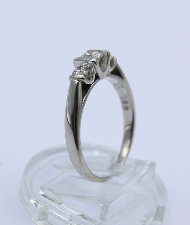 Anillo Oro Blanco 18kt con Diamantes