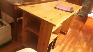 Escritorio madera Ikea con teclado extraíble